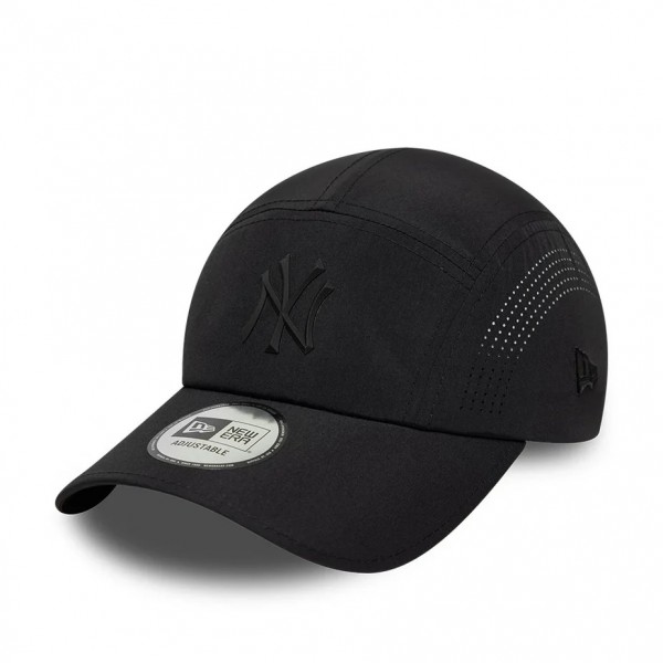 New York Yankees MLB Tech Midi Black Runner Adjustable Cap