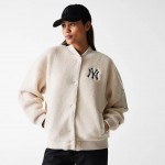 Γυναικείο New York Yankees Womens MLB Light Beige Oversized Sherpa Bomber Jacket Γυναικείο New York Yankees Womens MLB Light Beige Oversized Sherpa Bomber Jacket